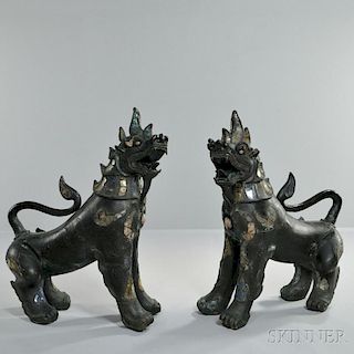 Pair of Bronze Temple Lions 一对错金银铜狮子，高44.5英寸,19/20世纪,泰国