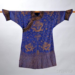 Embroidered Silk Semiformal Dragon Robe 丝质半正装龙袍，长46.5英寸,19/20世纪,中国