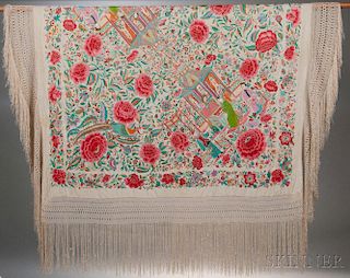 Embroidered Silk Macrame Shawl 丝质绣花花边披巾，长63英寸，宽63英寸，中国