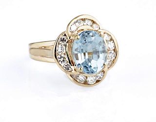 Lady's 14K Yellow Gold Dinner Ring, with an oval 3