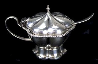 Wonderful sterling silver mustard pot with unusual green glass liner by Harry Synyer & Charles Joseph Beddoes. Hallmarked J,