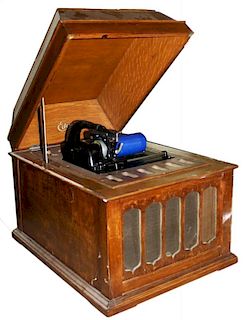 Edison Amberola table top cylinder phonograph with 100+ cylinders, 14.5” x 19” x 16”