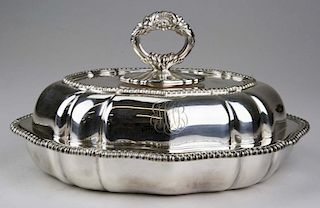 Tiffany & Co. heavy silver plated scalloped oval covered gadrooned rim vegetable serving dish  7" x 12" x 8"