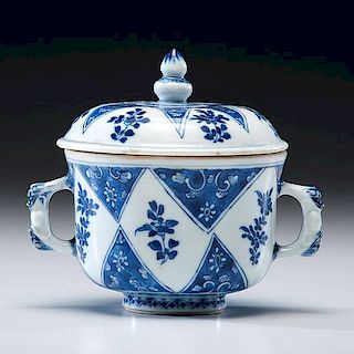 A Kangxi Period Blue and White Bowl and Cover 