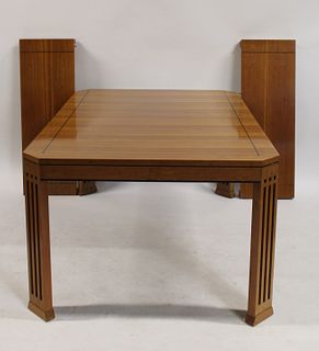 Stickley Audi Cherry Wood Dining Table & Leafs.