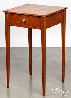 Federal maple one-drawer stand, early 19th c., 28"