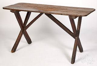 Painted oak and walnut sawbuck table, early 19th c