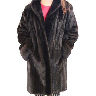 Luxurious Natural Dark Mink Fur Coat