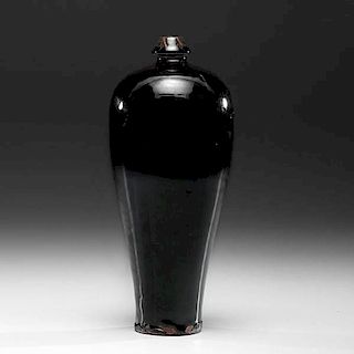 A Chinese Black Glazed Meiping Vase 