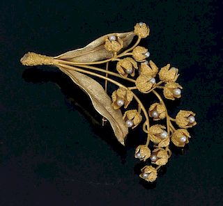 18k Gold Pearl Floral Brooch
