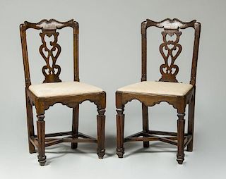 PAIR OF GEORGE III PROVINCIAL STAINED OAK SIDE CHAIRS