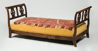 ITALIAN NEOCLASSICAL PROVINCIAL WALNUT DAYBED