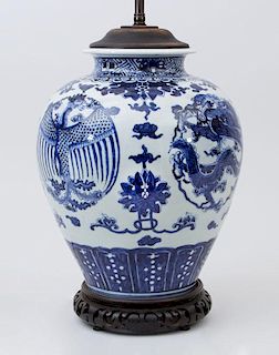 CHINESE BLUE AND WHITE PORCELAIN GINGER JAR LAMP