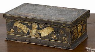 Continental painted beech dresser box, early 19th c., retaining its original floral decoration