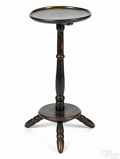 Painted candlestand, ca. 1800, with a dish top and short splayed legs