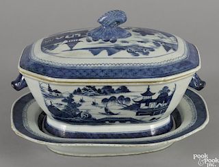 Chinese export porcelain Canton tureen and undertray, 19th c., 9'' h., 13'' w.