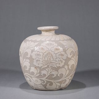 Cizhou Kiln White Glaze Incised Floral Jar