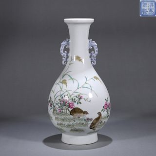 A famille rose quail porcelain double-eared vase