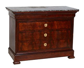 French Louis Philippe Style Carved Walnut Marble Top Commode, 19th c., the rounded corner reeded edge highly figured gray marble over a cavetto frieze