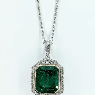 9 Carat Emerald & Diamond Pendant Necklace - 18K