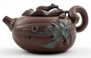 Chinese Yixing Zisha Gourd Form Teapot