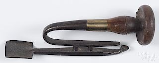 Unusual wrought iron farrier's buttress, 19th c., with a horse hoof terminal, 11'' l.