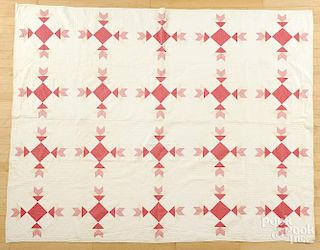 Pennsylvania patchwork goose track variation quilt, early 20th c., 87 1/2'' x 70''.