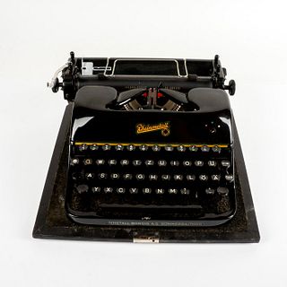 Vintage Rheinmetall-Borsig AG Portable Typewriter