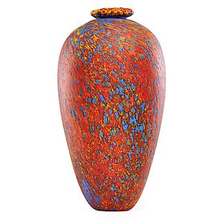 COLIN HEANEY Massive vase