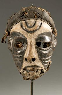 DRC grotesque face mask, 20th cen.