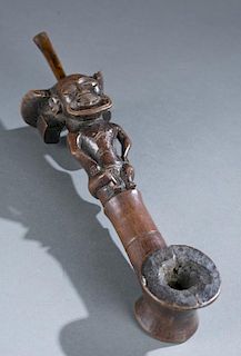 Pipe with a seated figure, 19th / 20th c.