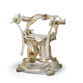 SCULPTURAL STUDIO Bone chair