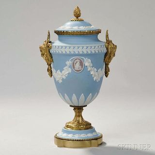 Wedgwood Gilt-bronze-mounted Tricolor Jasper Dip Vase and Cover