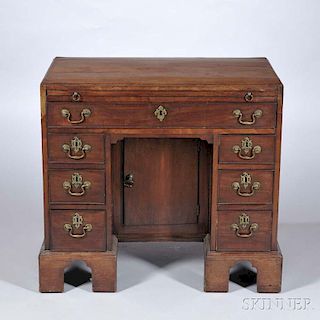 Georgian Mahogany Kneehole Desk