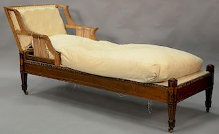 Federal mahogany chaise with fitted down cushion set on square tapered legs with urn and line inlays, circa 1800, (in need of uphols...
