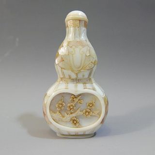 ANTIQUE CHINESE CARVED MOTHER OF PEARL SNUFF BOTTLE - 19TH CENTURY