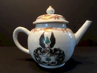 ANTIQUE Chinese Large Armorial Teapot, 18th Century, Qianlong period.  5 1/2" high x 7 1/2" wide