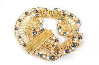 A Gold Mesh Pearl Bracelet