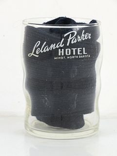 1950 Leland Parker Hotel  Minot  North Dakota 3½ Inch Tall Drinking Glass