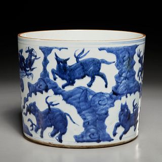 Large Chinese blue & white brush pot