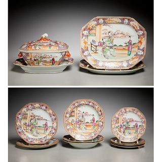 Chinese Export famille rose part dinner service