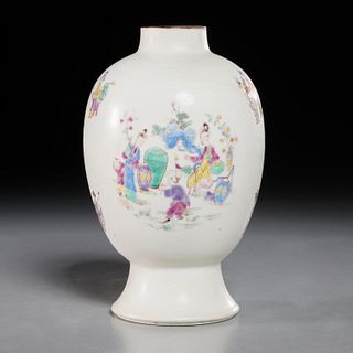 Early Bow porcelain Chinese style vase