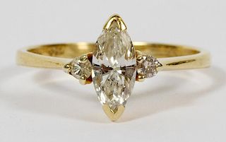 18KT YELLOW GOLD AND DIAMOND RING