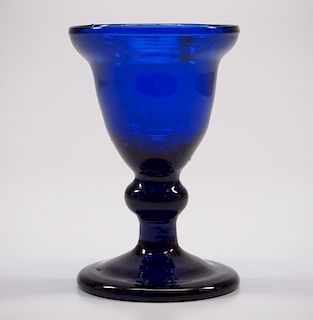 Free-blown stemmed egg cup