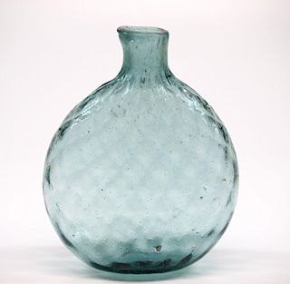 Pattern-molded spirits flask