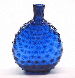 Pattern-molded spirits flask