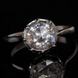 ANTIQUE DIAMOND SOLITAIRE RING