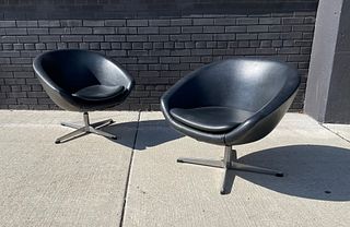 Pair 1960s Space Age OVERMAN AB SWEDEN Pod Chairs