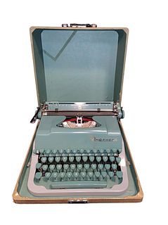 Vintage UNDERWOOD Universal Portable Typewriter 