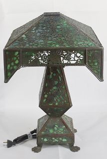 Antique Arts & Crafts Tiffany Style Table Lamp.